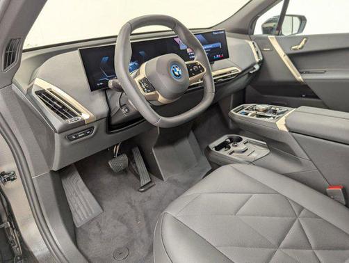 2025 BMW iX xDrive50