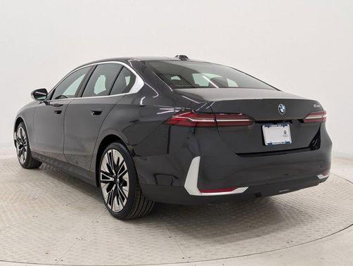 Dark Graphite Metallic 2026 BMW 530 530i