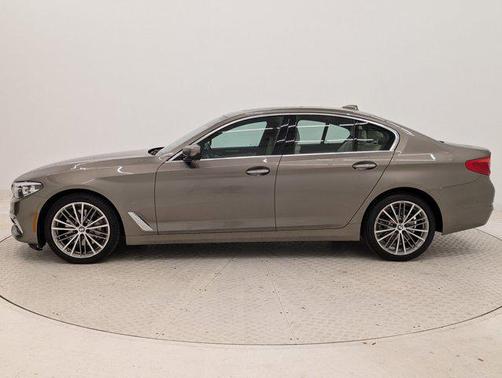 2018 BMW 530 530i