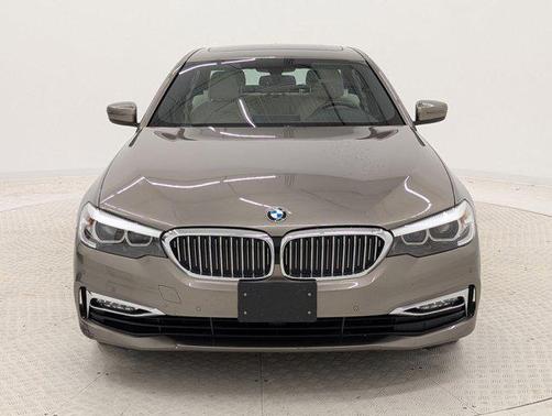 2018 BMW 530 530i