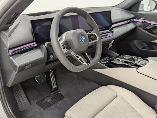 2026 BMW 550e xDrive