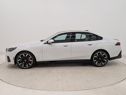 2026 BMW 550e xDrive