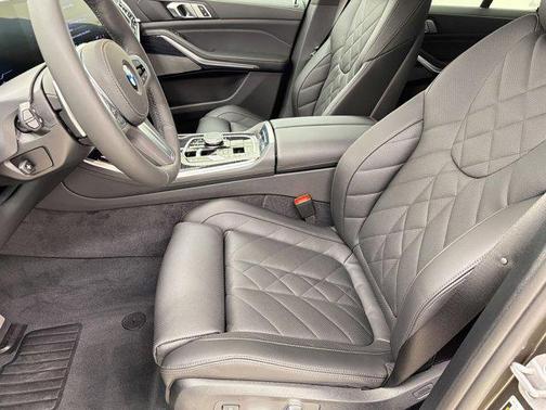 Manhattan Green Metallic 2026 BMW X5 xDrive40i