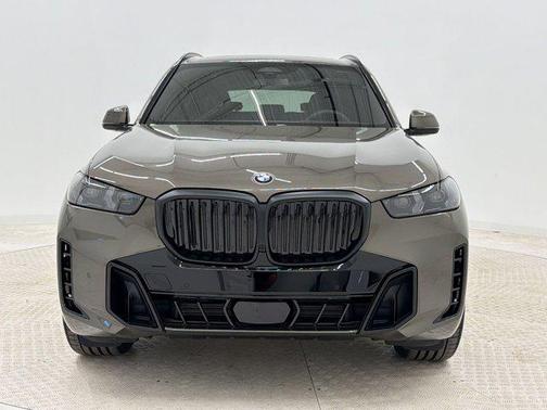 Manhattan Green Metallic 2026 BMW X5 xDrive40i
