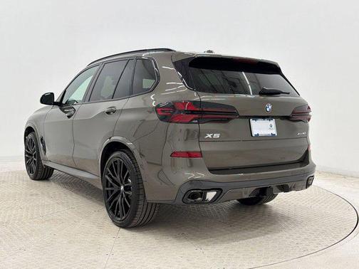 Manhattan Green Metallic 2026 BMW X5 xDrive40i