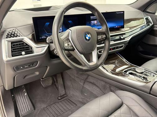 Mineral White Metallic 2025 BMW X5 PHEV xDrive50e
