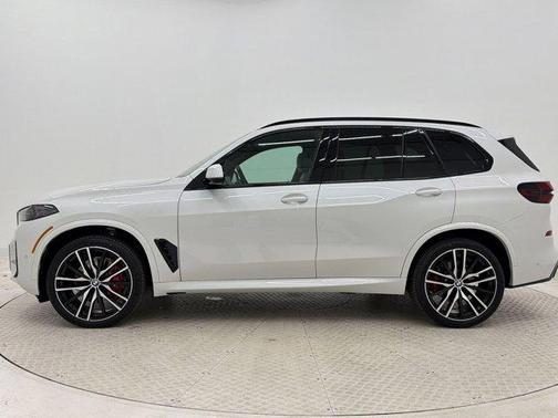 Mineral White Metallic 2026 BMW X5 xDrive40i