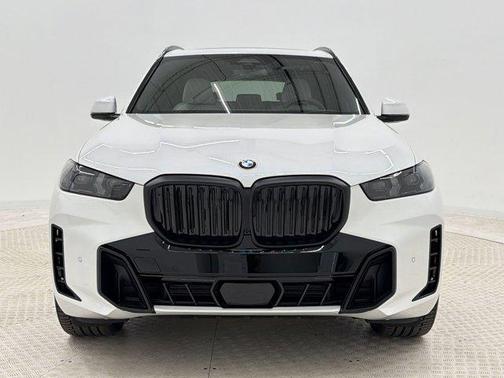 Mineral White Metallic 2026 BMW X5 xDrive40i