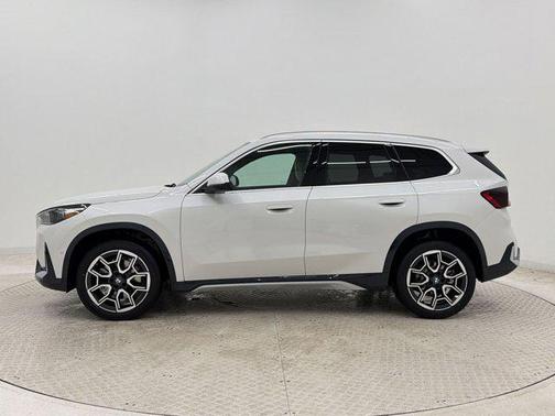 Mineral White Metallic 2026 BMW X1 xDrive28i