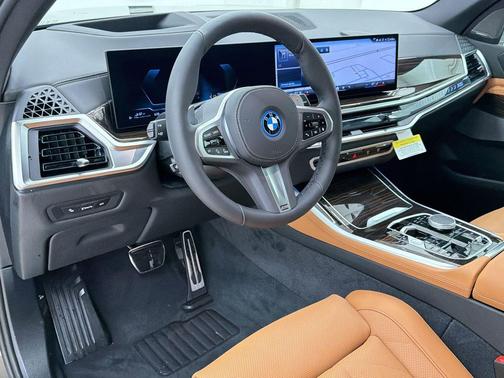 Manhattan Green Metallic 2026 BMW X5 PHEV xDrive50e