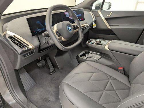 2025 BMW iX xDrive50