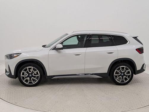 Mineral White Metallic 2026 BMW X1 xDrive28i