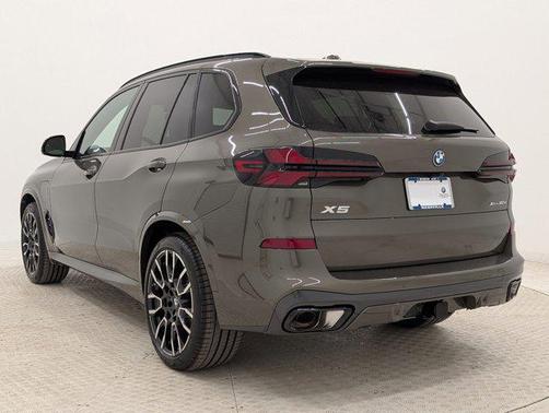 Manhattan Green Metallic 2026 BMW X5 PHEV xDrive50e