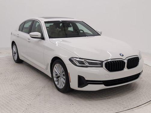 2022 BMW 530 i