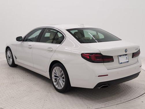 2022 BMW 530 i