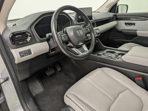 2023 Honda Pilot AWD Elite