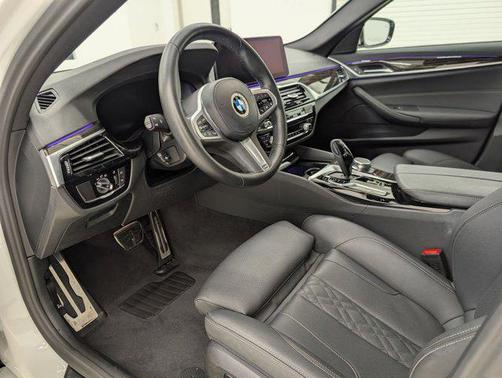 2023 BMW 530 i