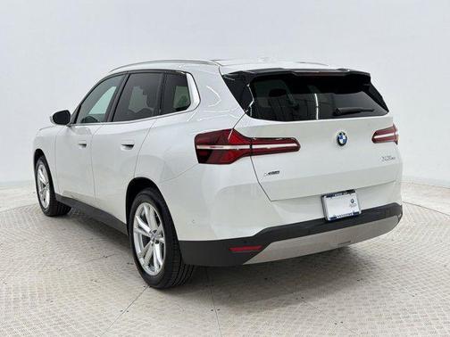 Mineral White Metallic 2025 BMW X3 30 xDrive