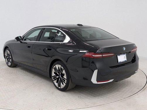 2025 BMW 530 i