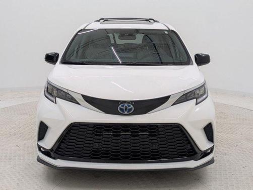 2022 Toyota Sienna XSE 7 Passenger