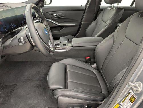 2024 BMW 330e xDrive