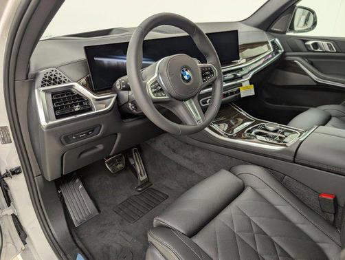 Mineral White Metallic 2026 BMW X5 sDrive40i