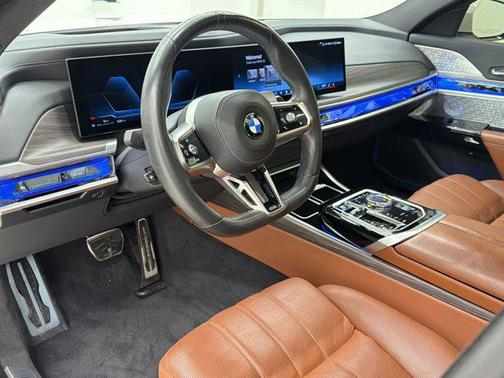 Alpine White 2023 BMW 760 i xDrive