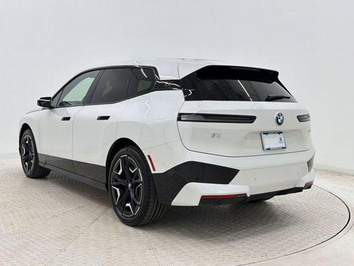 Mineral White Metallic 2024 BMW iX xDrive50