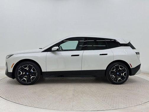 Mineral White Metallic 2024 BMW iX xDrive50