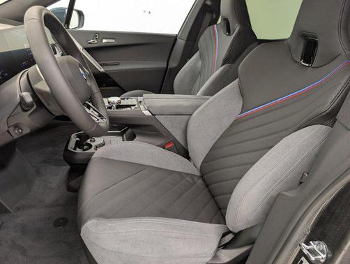 2026 BMW iX xDrive60
