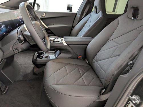 2025 BMW iX xDrive50