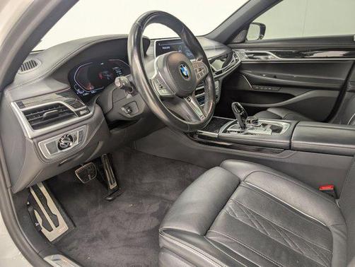 2021 BMW 750 i xDrive