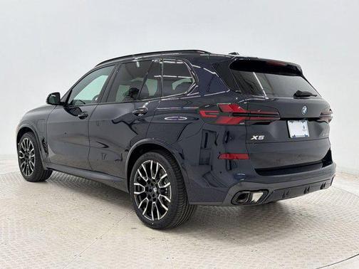 Carbon Black Metallic 2026 BMW X5 PHEV xDrive50e