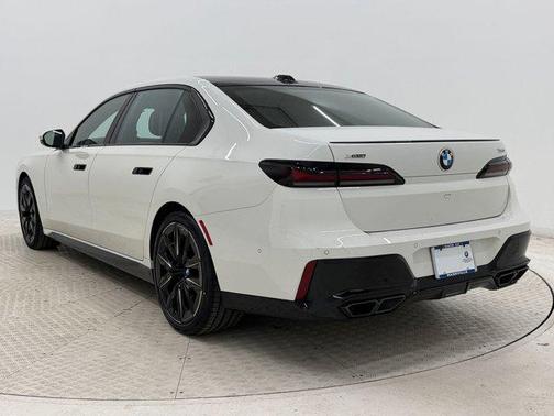Alpine White 2024 BMW 760 xDrive
