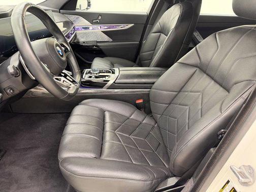 Alpine White 2024 BMW 760 xDrive