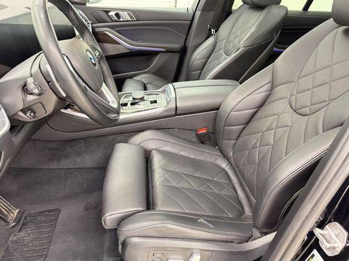Black Sapphire Metallic 2024 BMW X5 xDrive40i