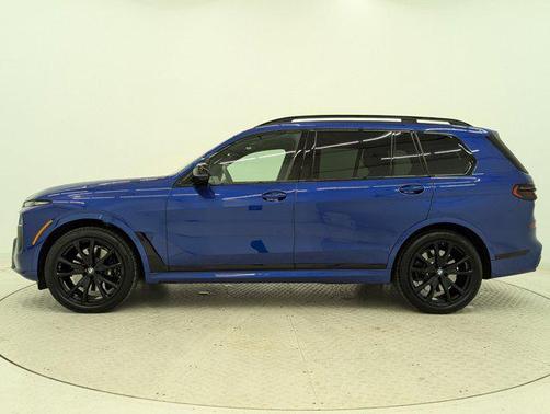 2025 BMW X7 M60i