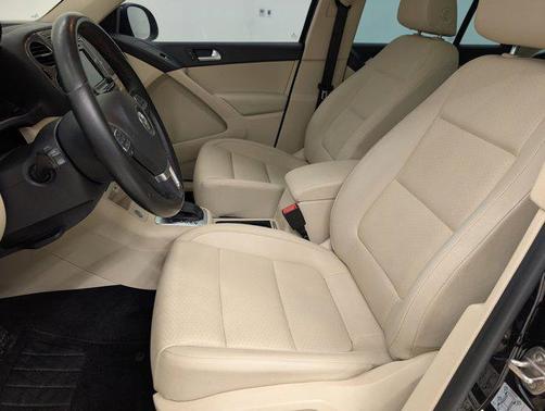 2016 Volkswagen Tiguan SE