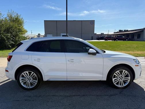 2018 Audi Q5 2.0T Premium Plus
