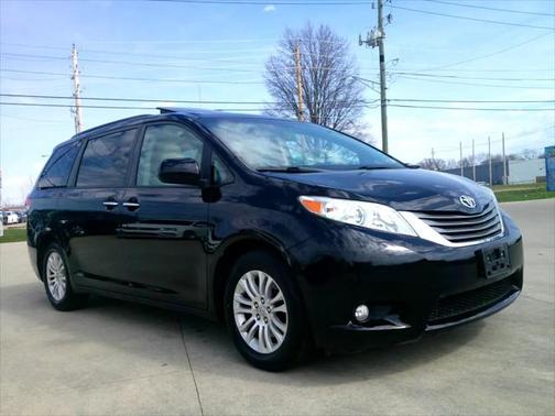 2013 Toyota Sienna XLE