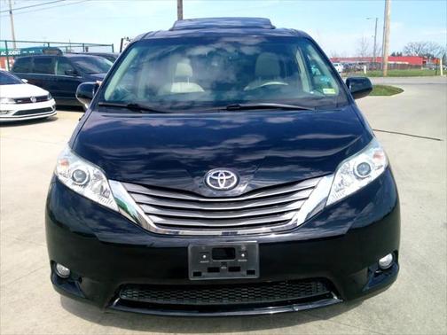 2013 Toyota Sienna XLE