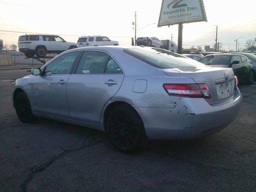 2010 Toyota Camry LE