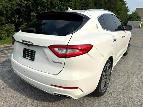 2017 Maserati Levante Base