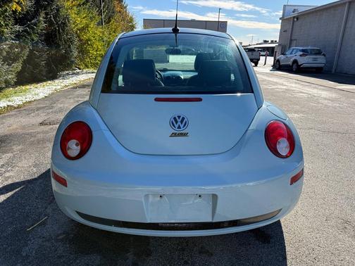 2010 Volkswagen New Beetle 2.5L