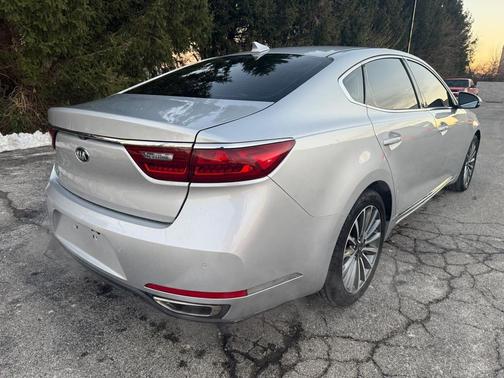2017 Kia Cadenza Premium