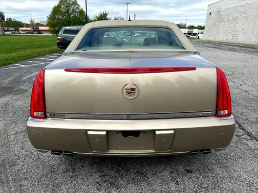 2006 Cadillac DTS Base