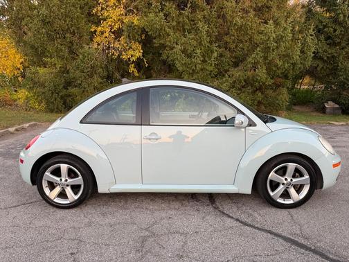 2010 Volkswagen New Beetle 2.5L