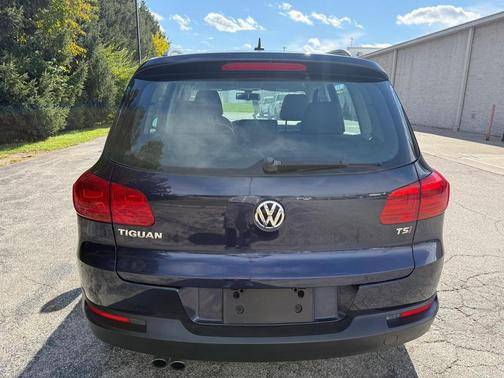 2016 Volkswagen Tiguan S
