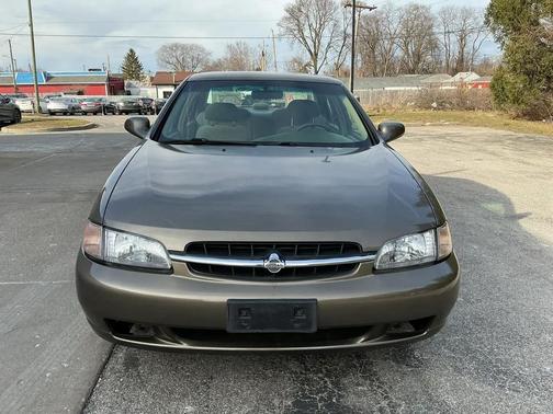 1999 Nissan Altima XE