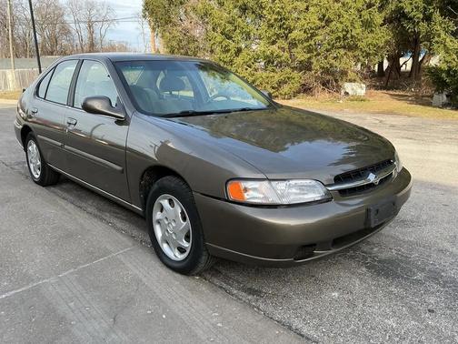 1999 Nissan Altima XE